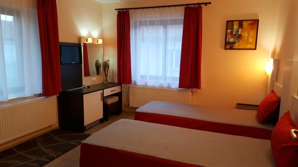 Ego Guest House Belogradtjik Exteriör bild