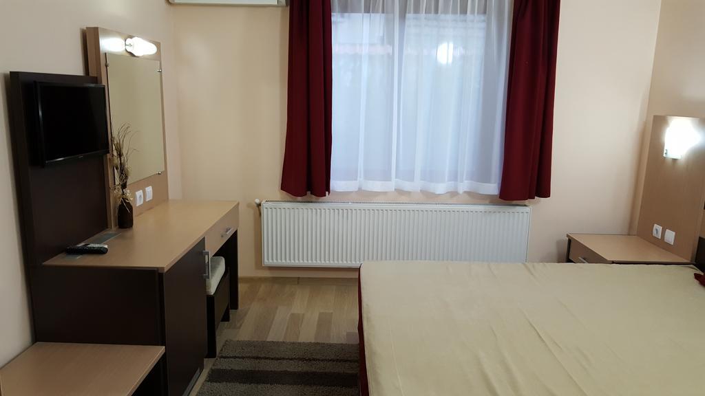 Ego Guest House Belogradtjik Exteriör bild